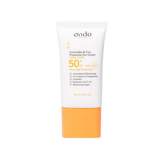 An SPF 50+ antioxidant-rich sunscreen, formulated with ceramides and cica, for highly protected and well hydrated skin.